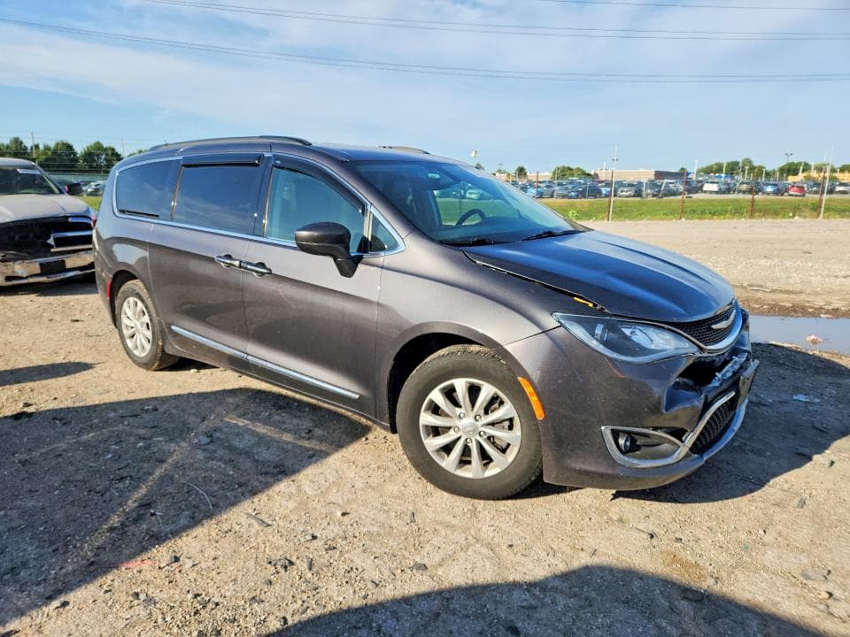 2017 CHRYSLER PACIFICA TOURING L 4