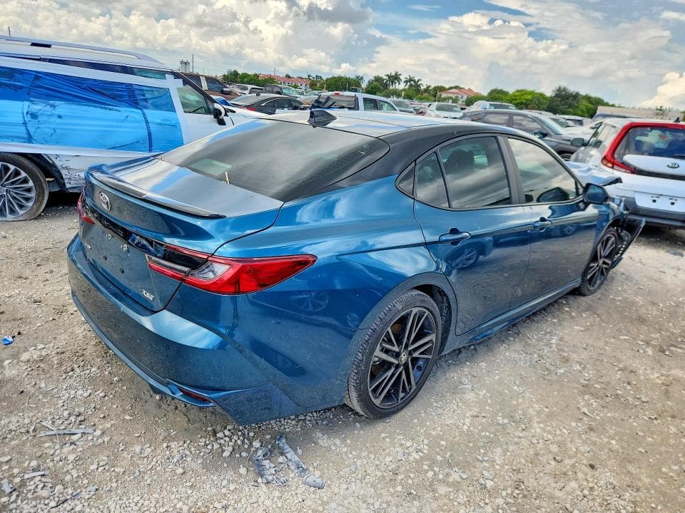 2026 TOYOTA CAMRY XSE 3