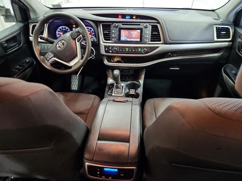 2019 TOYOTA HIGHLANDER LE 8