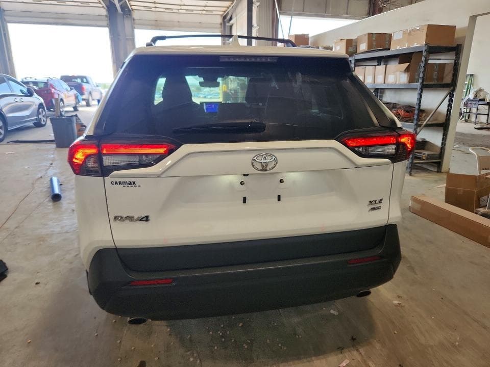 2024 TOYOTA RAV4 XLE 6