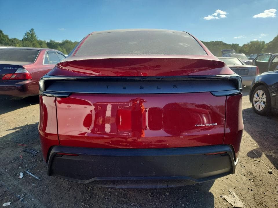 2026 TESLA MODEL Y 6