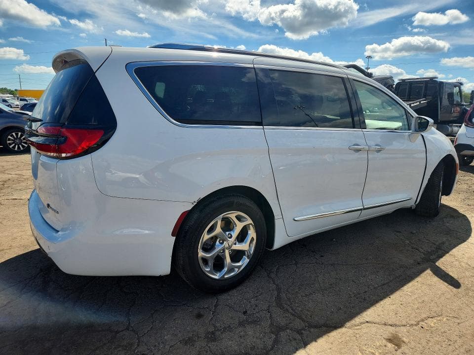 2021 CHRYSLER PACIFICA HYBRID LIMITED 3