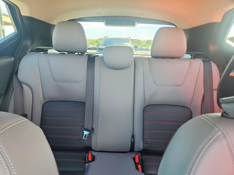 2023 NISSAN KICKS SR 10