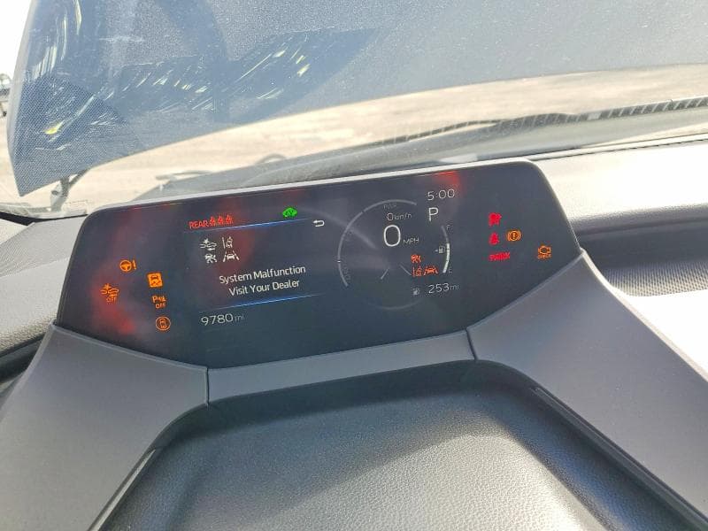 2025 TOYOTA PRIUS XLE 9