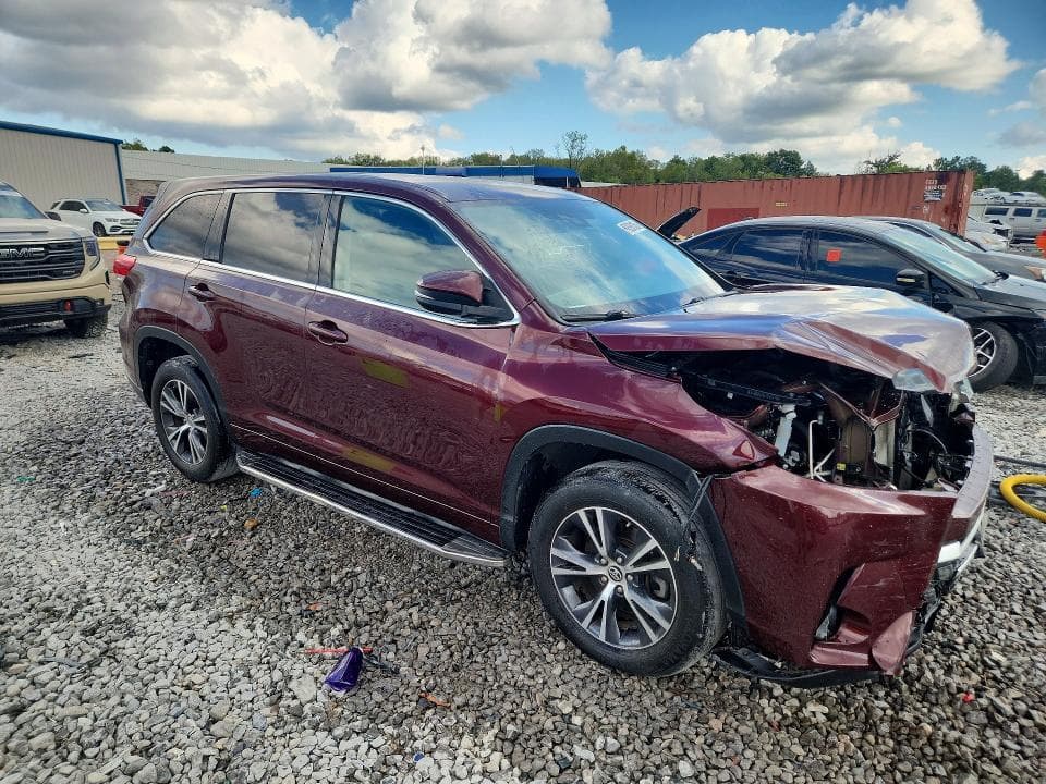 2018 TOYOTA HIGHLANDER LE 4