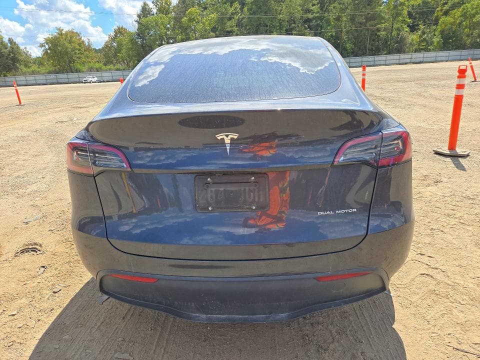2024 TESLA MODEL Y 6