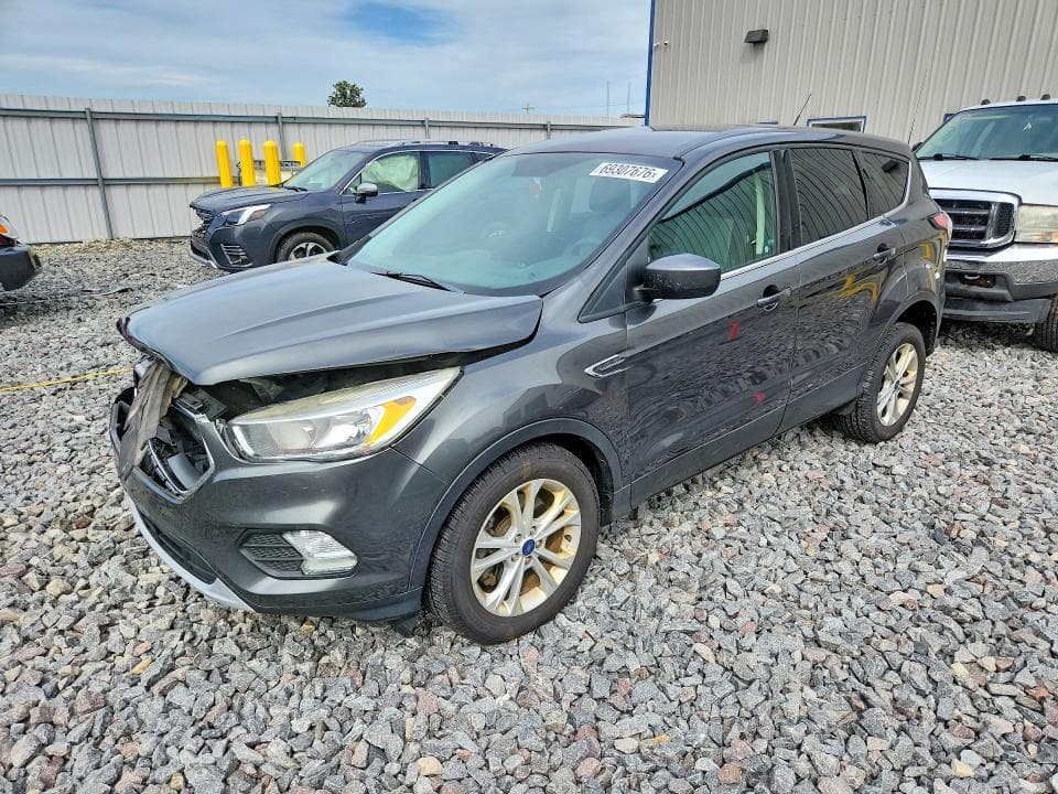2017 FORD ESCAPE SE - 1