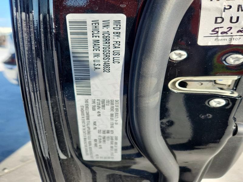2024 RAM 1500 CLASSIC SLT 12