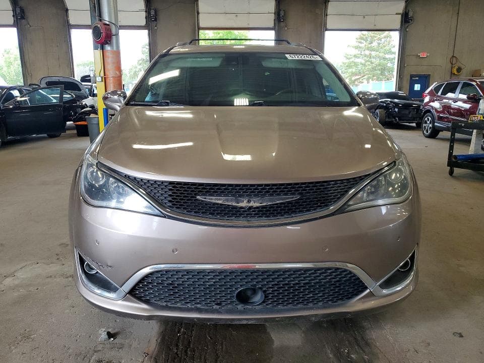 2017 CHRYSLER PACIFICA LIMITED 5