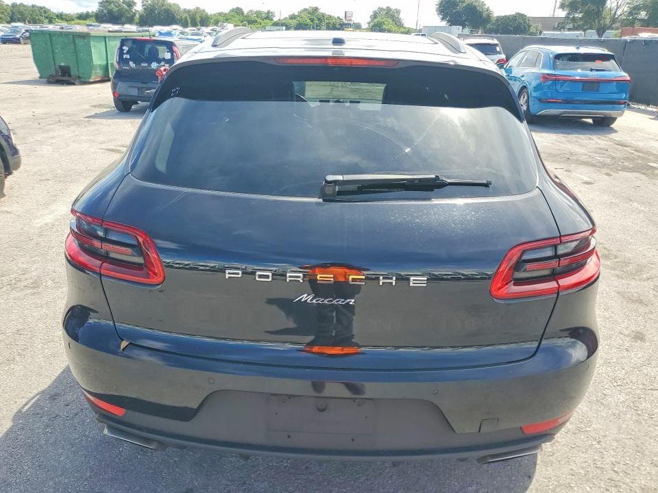 2017 PORSCHE MACAN 6