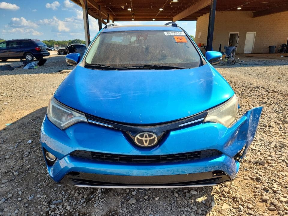 2017 TOYOTA RAV4 XLE 5