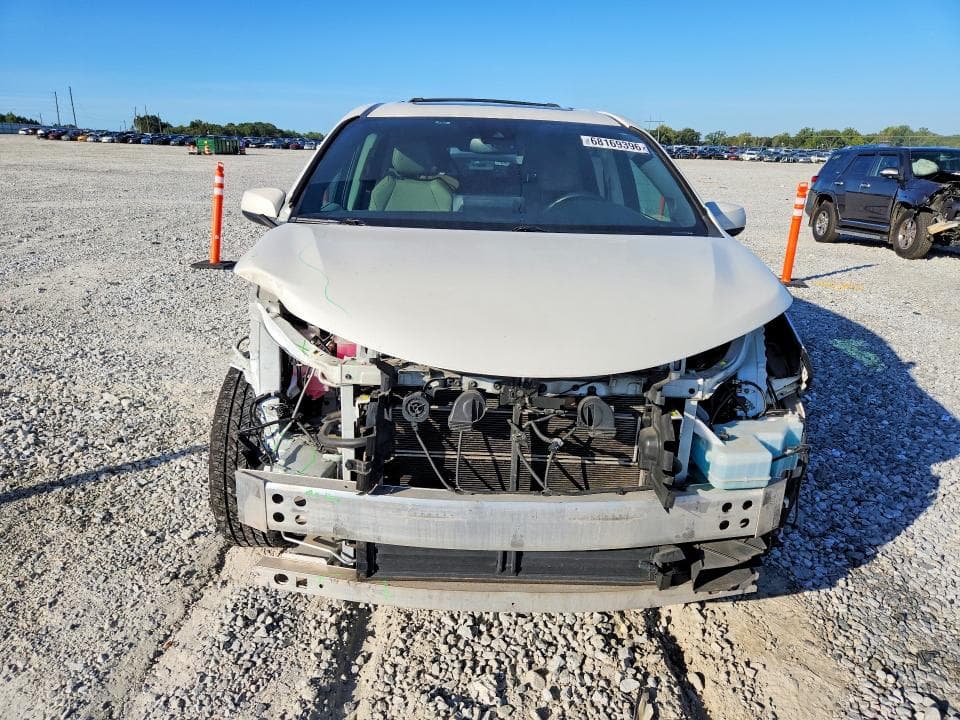 2021 TOYOTA SIENNA XLE 5