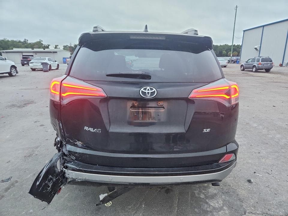 2017 TOYOTA RAV4 SE 6