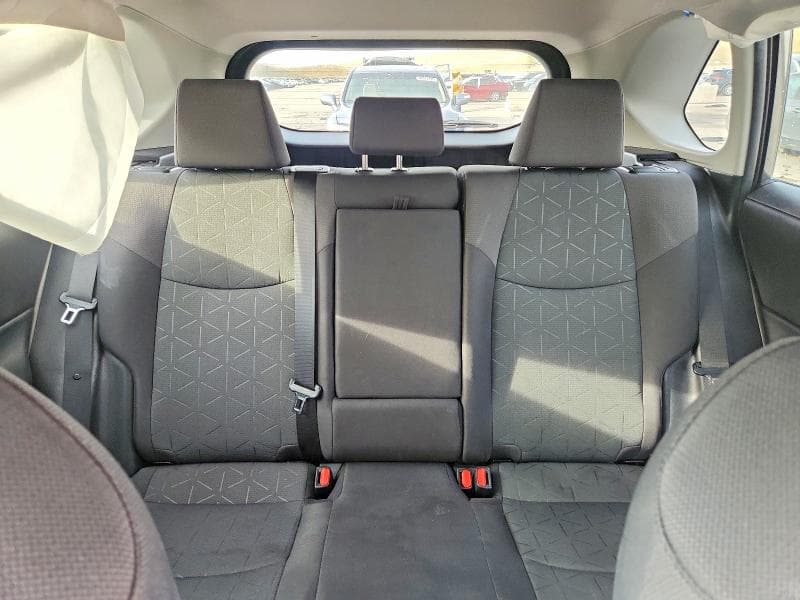2020 TOYOTA RAV4 XLE 10