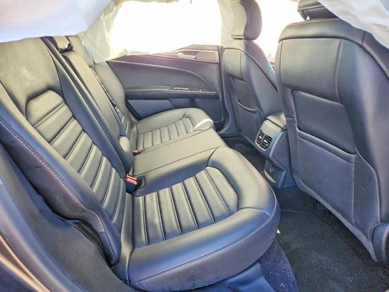 2017 FORD FUSION SE 10