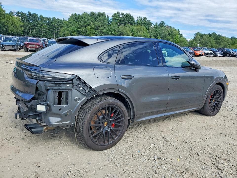 2021 PORSCHE CAYENNE GTS COUPE 3