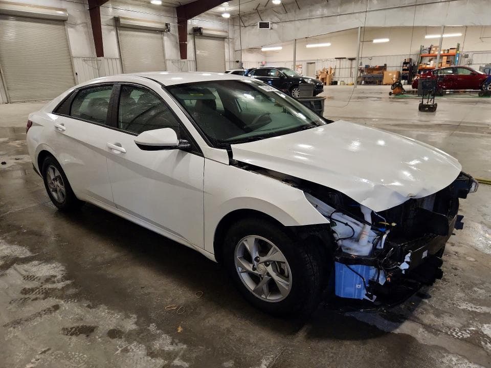2023 HYUNDAI ELANTRA SE 4