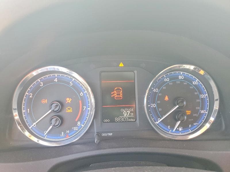 2018 TOYOTA COROLLA LE 9