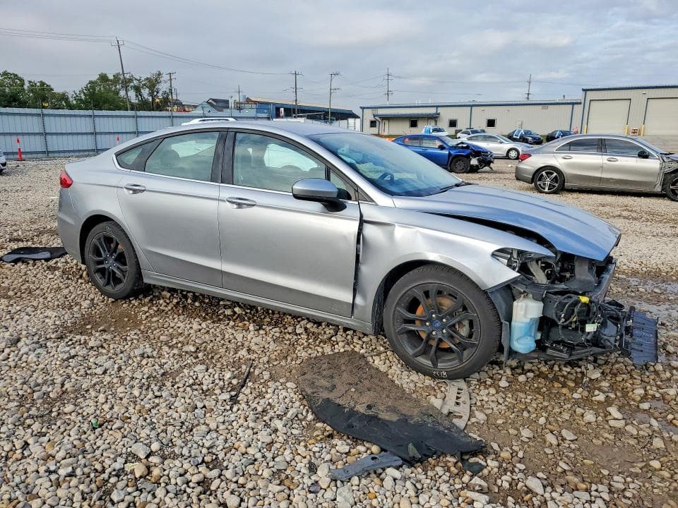 2020 FORD FUSION SE 4