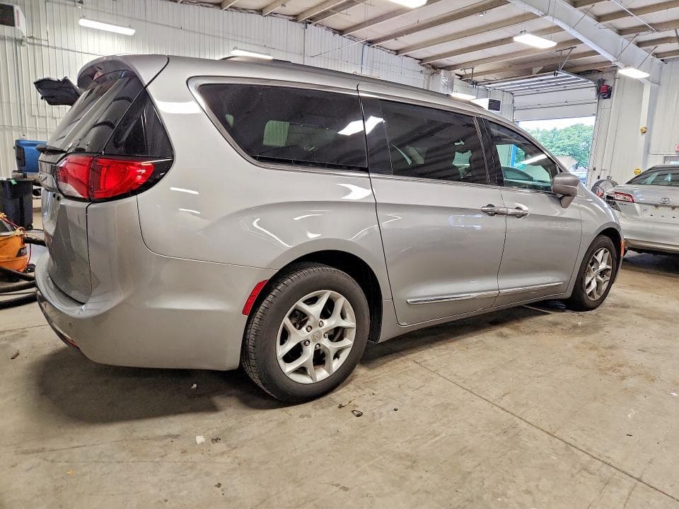 2017 CHRYSLER PACIFICA TOURING L 3