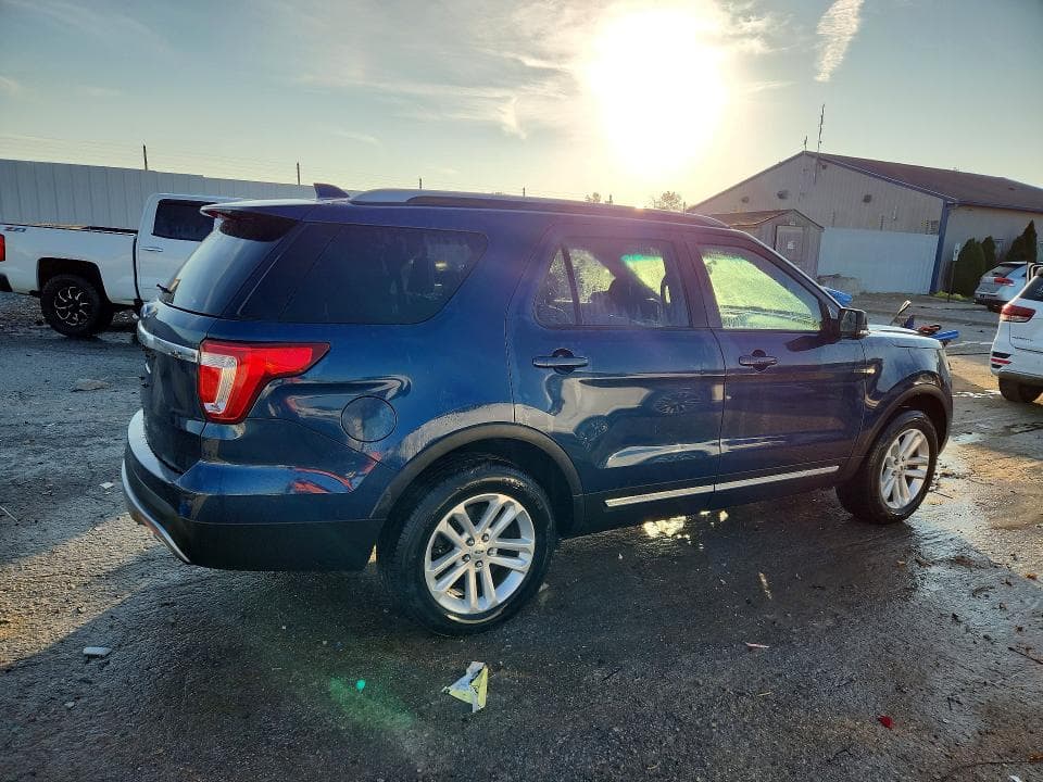 2017 FORD EXPLORER XLT 3