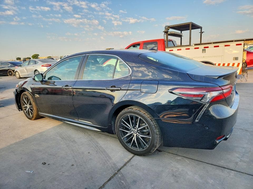 2023 TOYOTA CAMRY SE 2