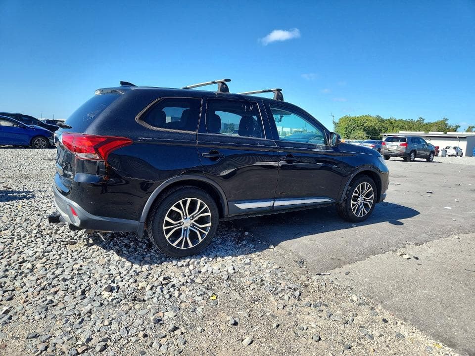 2017 MITSUBISHI OUTLANDER SE 3