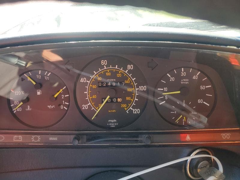 1983 MERCEDES-BENZ 300 DT 9