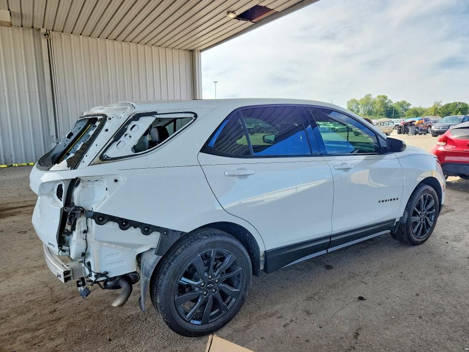 2023 CHEVROLET EQUINOX RS 3