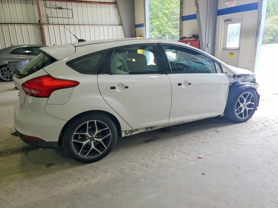 2017 FORD FOCUS SEL 3