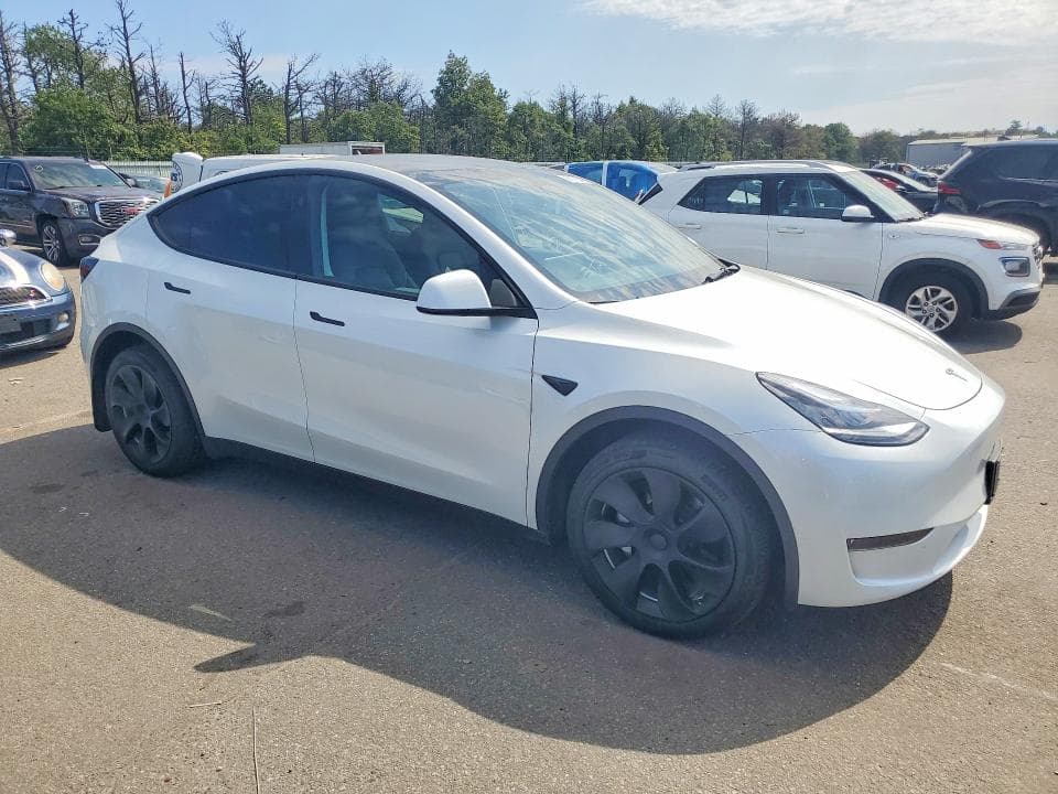 2023 TESLA MODEL Y 4