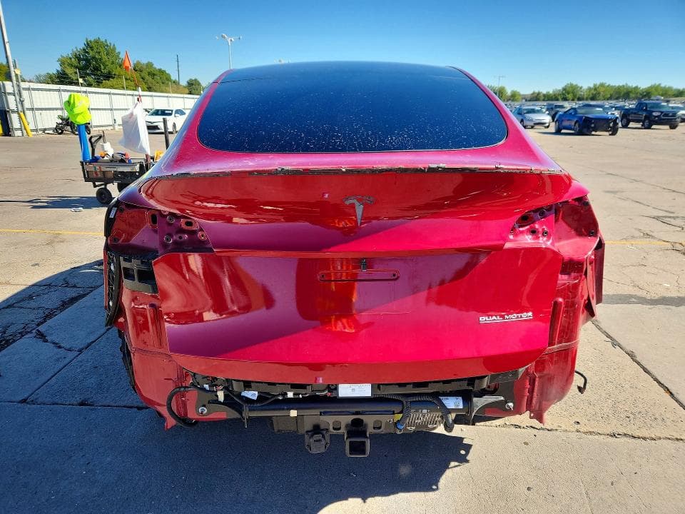2025 TESLA MODEL Y 6