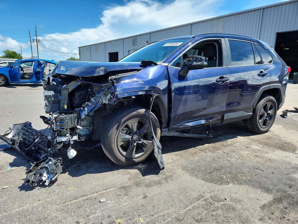 2021 TOYOTA RAV4 XLE - 1
