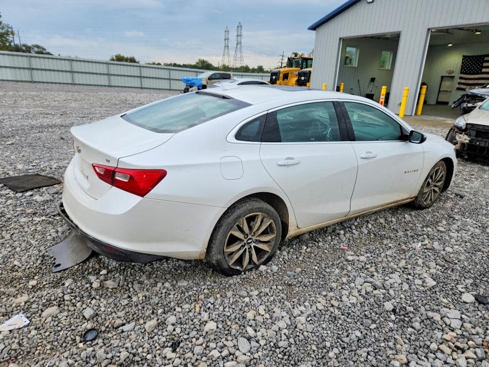 2017 CHEVROLET MALIBU LT 3