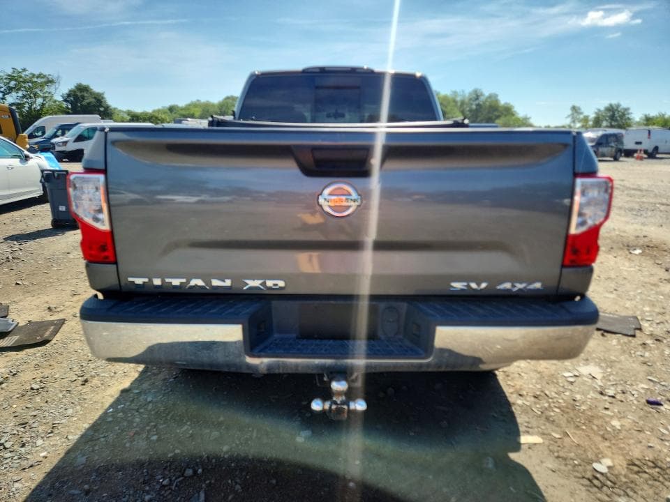 2017 NISSAN TITAN XD SV 6