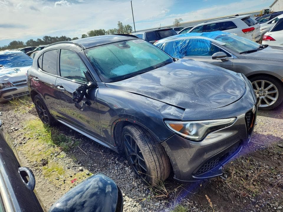 2021 ALFA ROMEO STELVIO TI 4