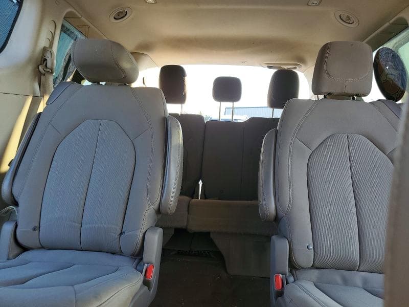 2020 CHRYSLER PACIFICA TOURING 10