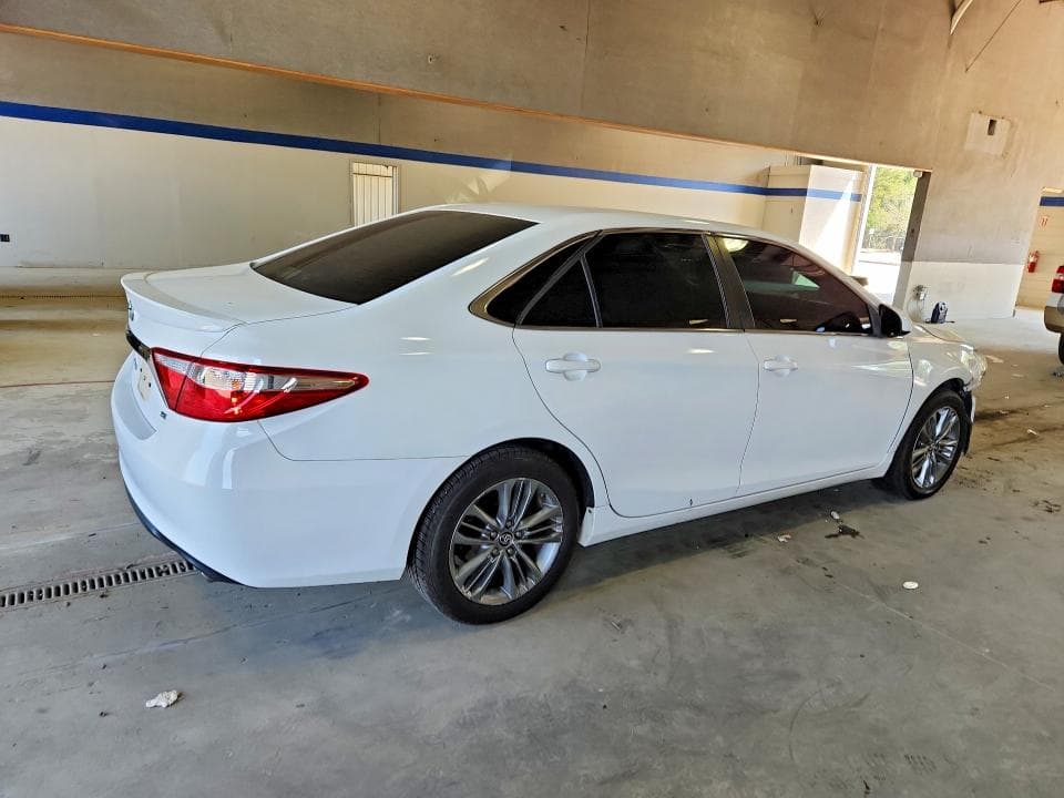 2017 TOYOTA CAMRY SE 3