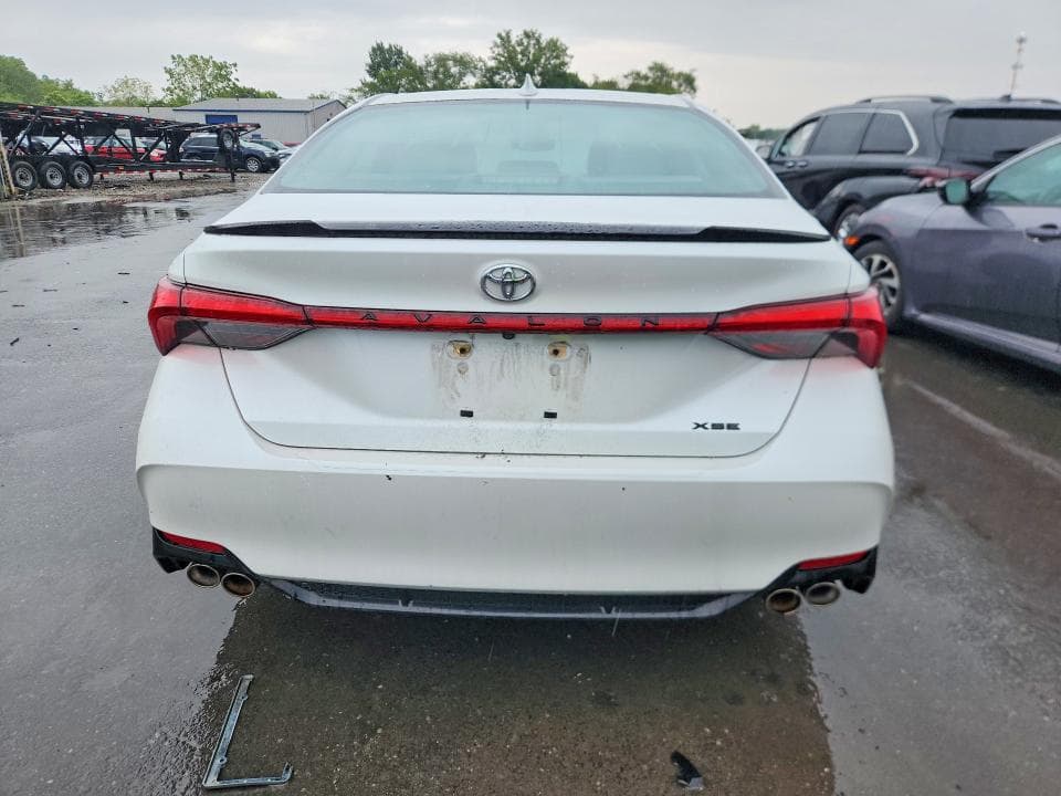 2019 TOYOTA AVALON XSE 6