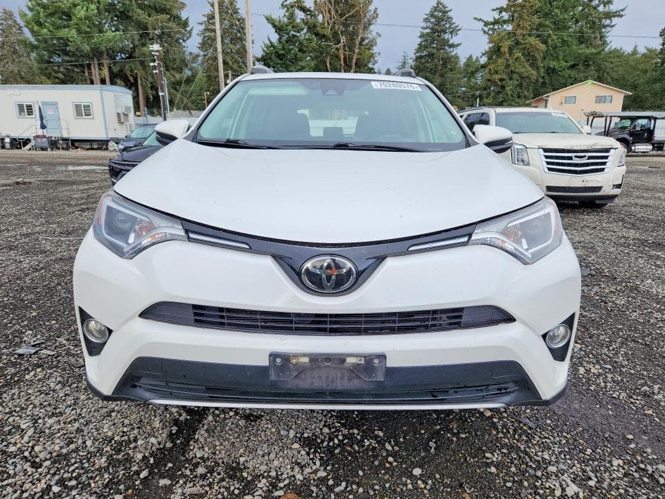 2018 TOYOTA RAV4 XLE 5