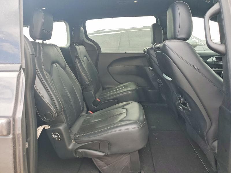 2019 CHRYSLER PACIFICA AWD 11
