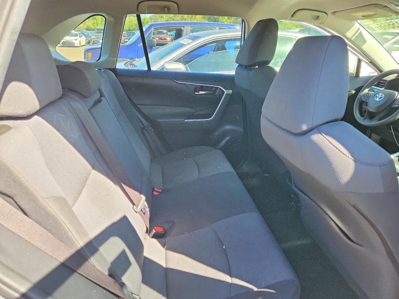 2020 TOYOTA RAV4 XLE 10