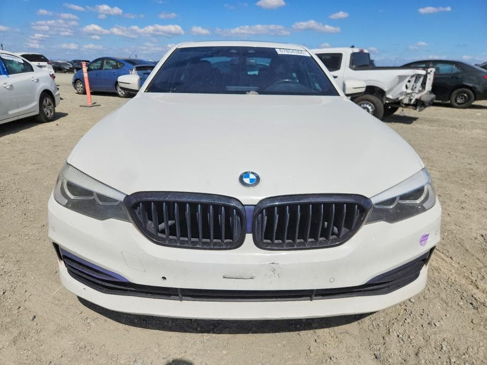 2019 BMW 530E 5