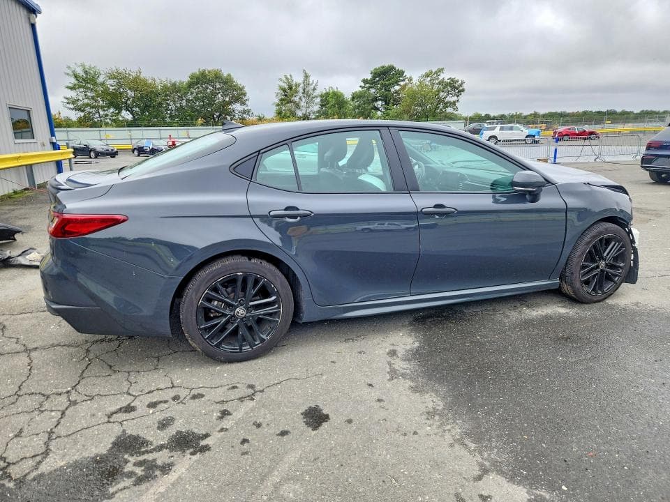 2025 TOYOTA CAMRY SE 3