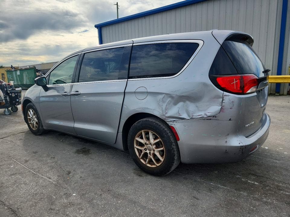 2017 CHRYSLER PACIFICA LX 2