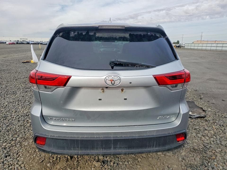 2018 TOYOTA HIGHLANDER XLE 6