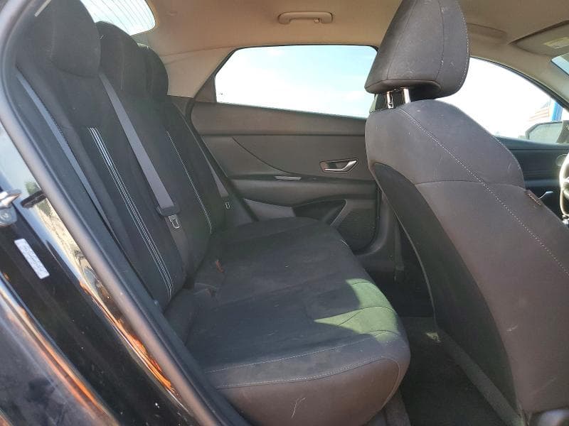 2022 HYUNDAI ELANTRA SEL 10