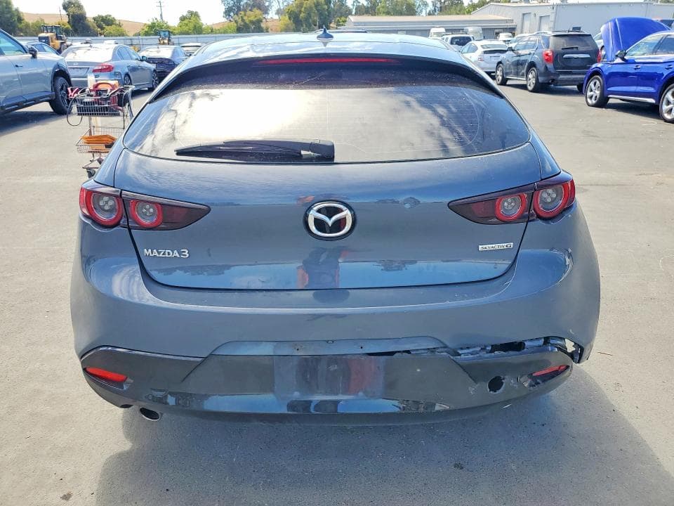 2020 MAZDA 3 PREMIUM 6