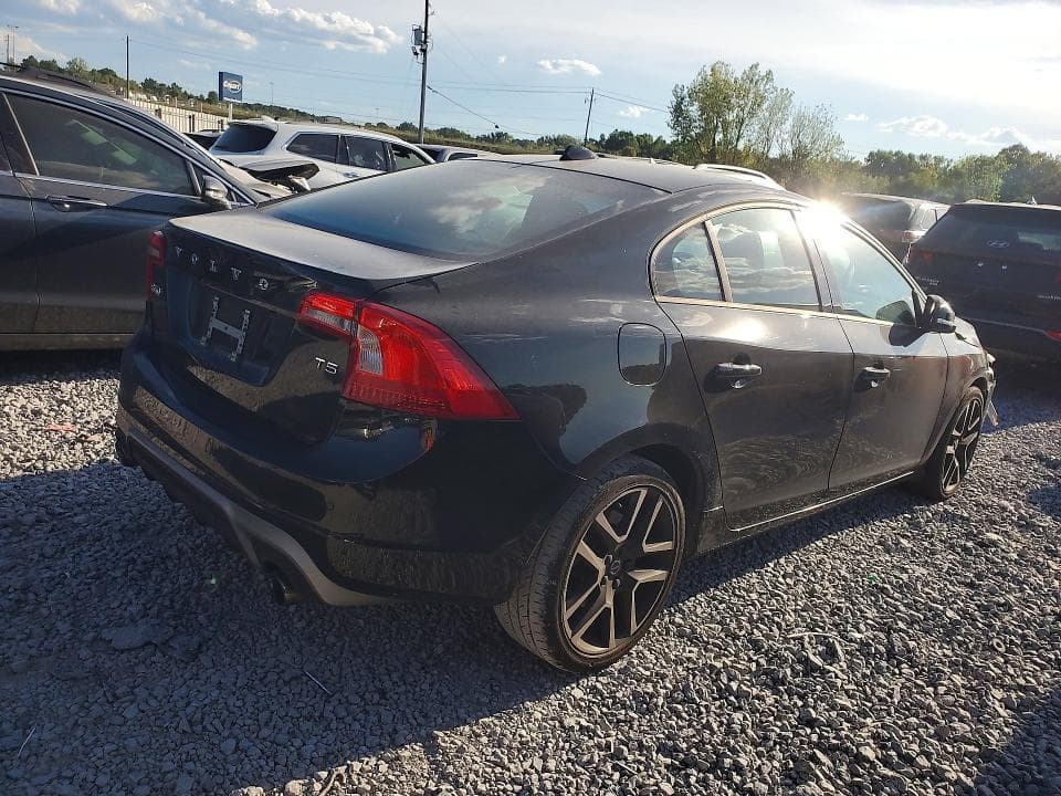 2017 VOLVO S60 3