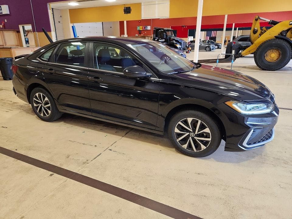 2025 VOLKSWAGEN JETTA S 4